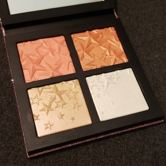 MAC Cosmetics Other - Mac star dipped face Palette in light